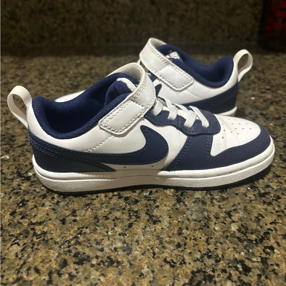 Nike court borough Kids Navy and White Sneakers - Picture 5 of 8